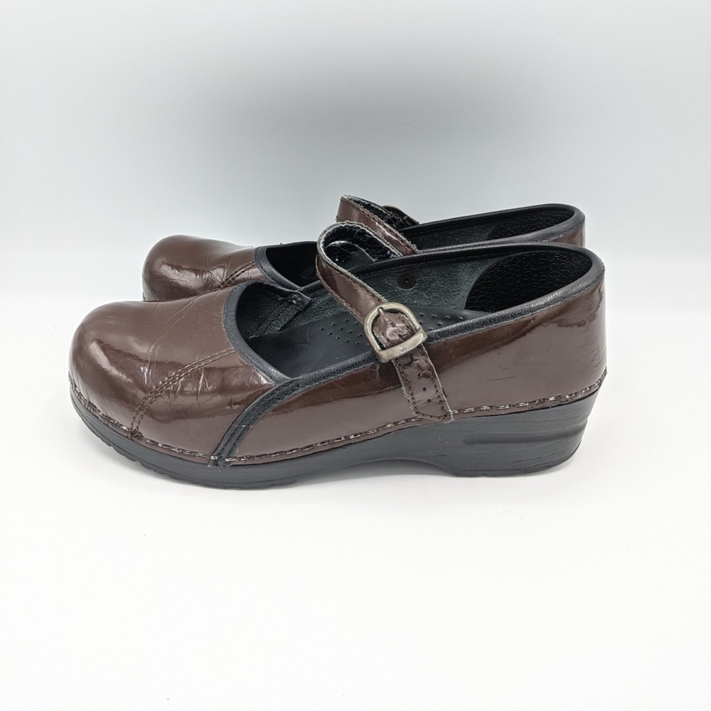 Sanita clogs brown women’s size 37 Euro 6 US